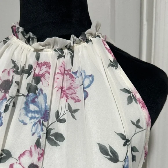 💜Floral Halter Neck Dress💜 - Picture 4 of 9